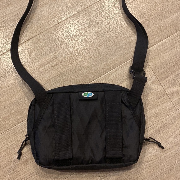 Authentic Supreme Shoulder Bag Black FW18 - Exclusive Rare bag - Picture 4 of 5